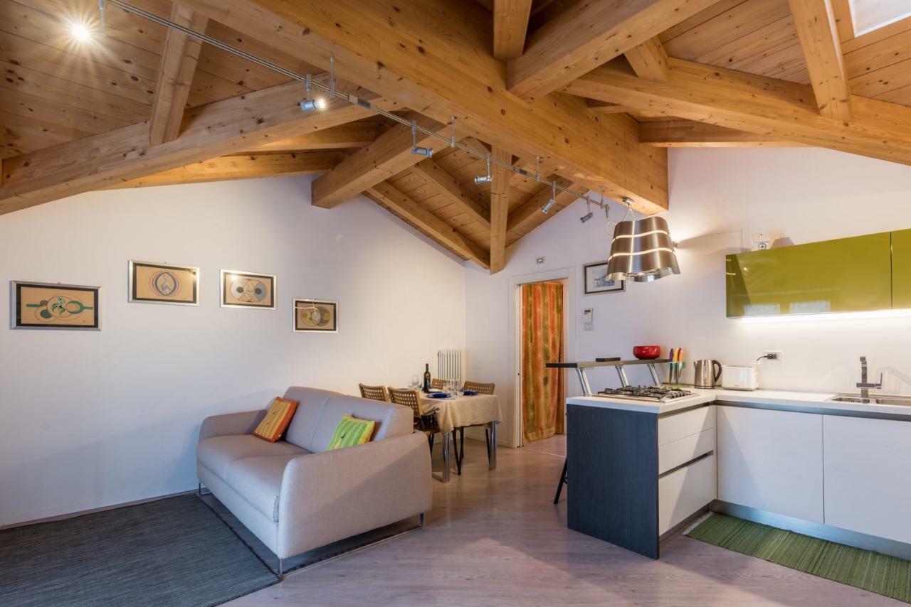 Apartmán Mansarda Di Alex E Nataly Calceranica al Lago Exteriér fotografie