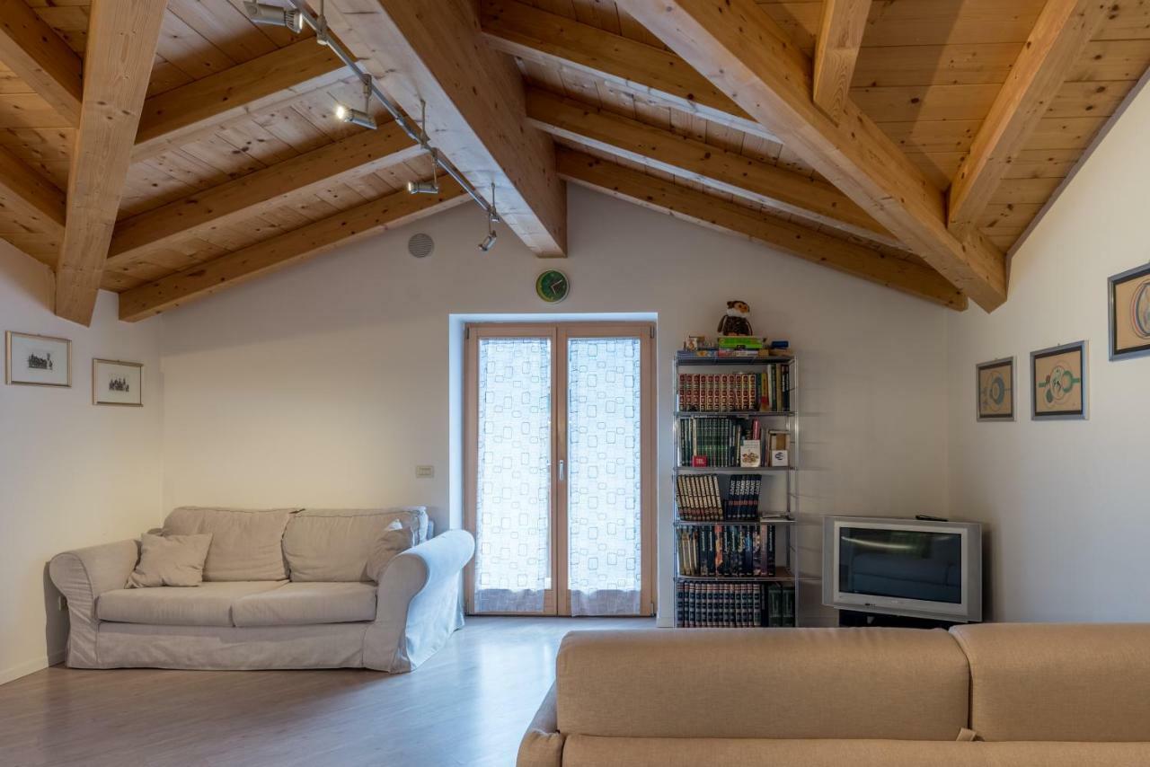 Apartmán Mansarda Di Alex E Nataly Calceranica al Lago Exteriér fotografie